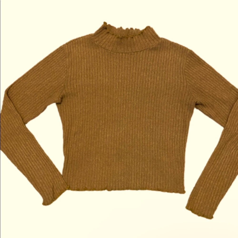 Yellowish orange long sleeved crop top